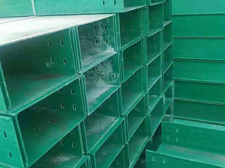 100*80玻璃鋼電纜橋架多少錢一米？